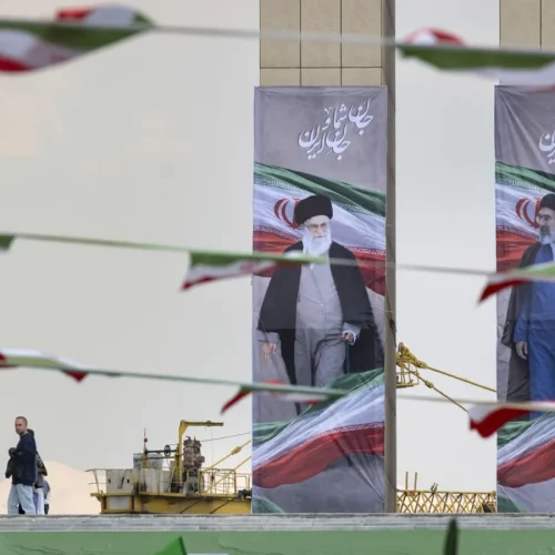 إيران تنفي موافقتها على نقل مخزونها من اليورانيوم المخصب