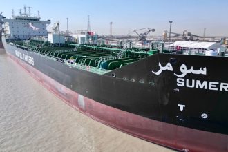 العراق يستأنف صادرات النفط عبر مضيق هرمز