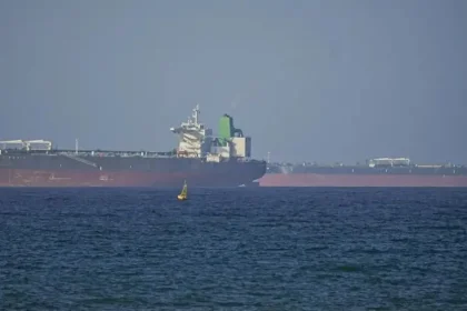 إيران تعلن إعادة إغلاق مضيق هرمز