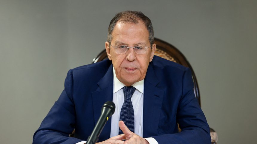 لافروف: أهداف العملية الأمريكية في إيران هي السيطرة على النفط الذي يمر عبر مضيق هرمز