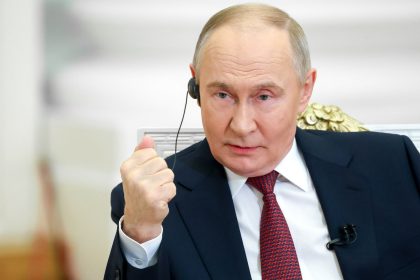 بوتين لرئيس الجمهورية: نتمنى مواصلة العمل لتطوير العلاقات العراقية الروسية