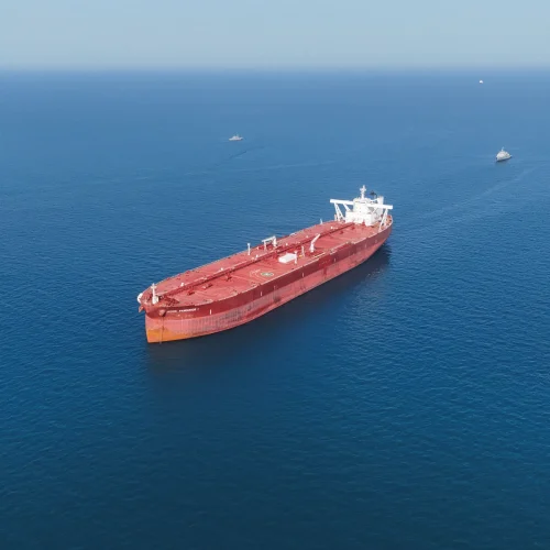 وسائل إعلام: تعرض ناقلة تحمل نفطاً عراقياً لإطلاق نار في هرمز