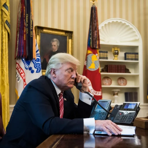 ترامب يجري اتصالا مباشرا مع قائد الجيش الباكستاني حول هرمز