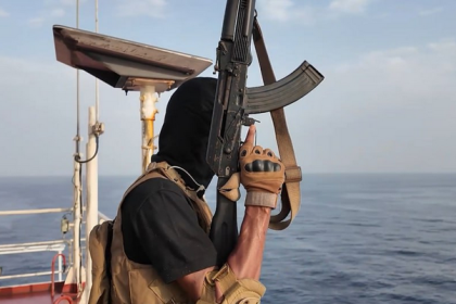 مستشار المرشد الإيراني: أمن باب المندب بات في أيدي أنصار الله