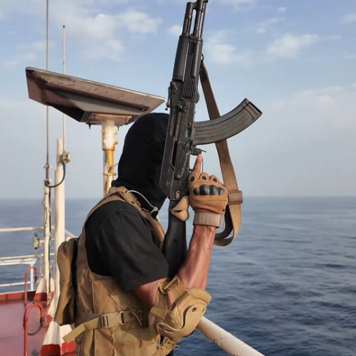 مستشار المرشد الإيراني: أمن باب المندب بات في أيدي أنصار الله