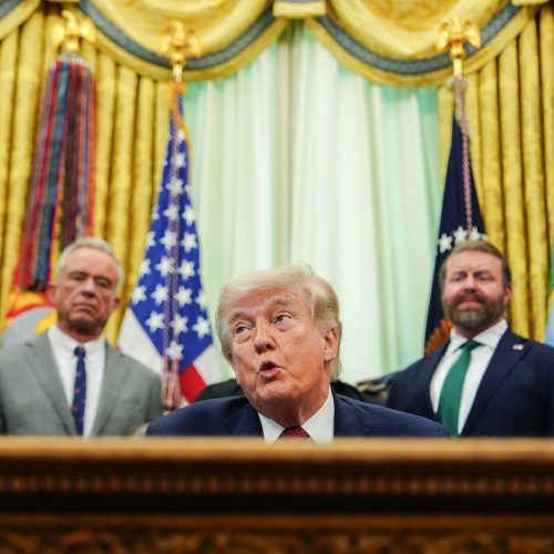 فرنسا تنتقد تصريحات ترامب تجاه بابا الفاتيكان وتعتبرها غير مقبولة