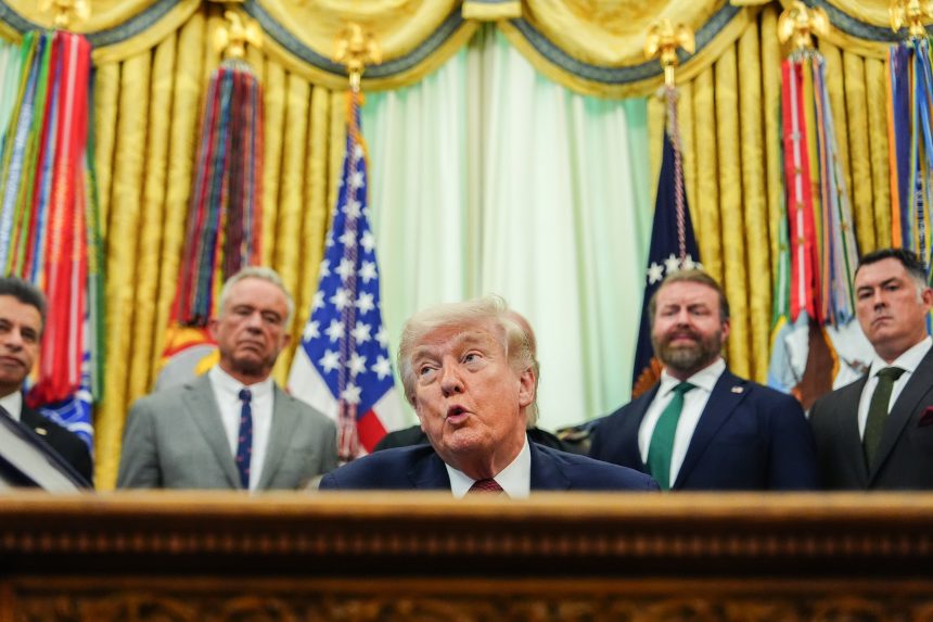 فرنسا تنتقد تصريحات ترامب تجاه بابا الفاتيكان وتعتبرها غير مقبولة