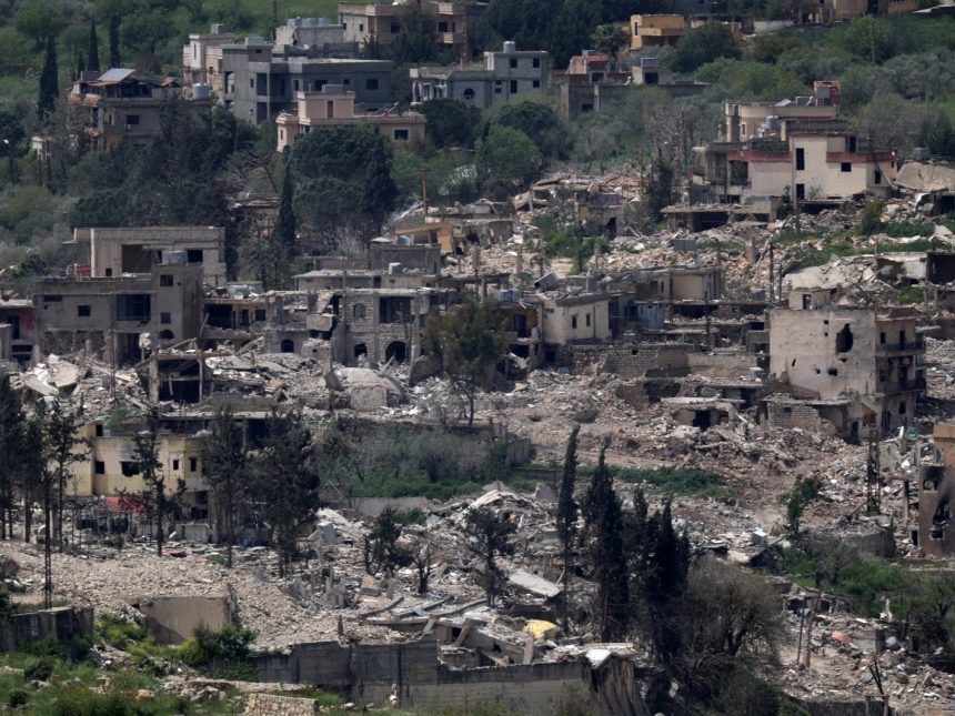 عسكريون إسرائيليون: ندفع لمقاولي الهدم وفق عدد المنازل التي دمروها في جنوب لبنان