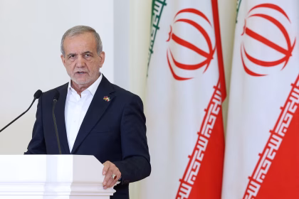 الرئيس الإيراني يتمسك بالدبلوماسية ويؤكد: لا ثقة بالعدو