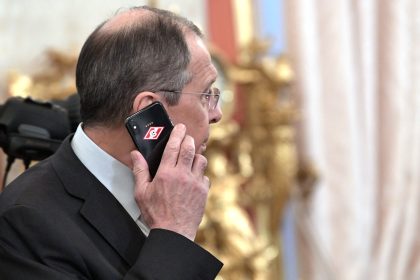 مباحثات روسية ايرانية.. لافروف يؤكد لعراقجي هاتفياً ضرورة الالتزام بالهدنة