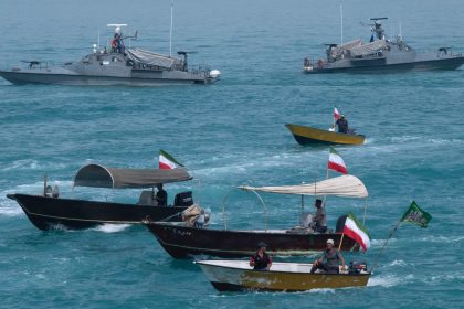 إيران: إغلاق القنوات البحرية للدخول والخروج من مضيق هرمز بعد خرق الولايات المتحدة لوقف النار