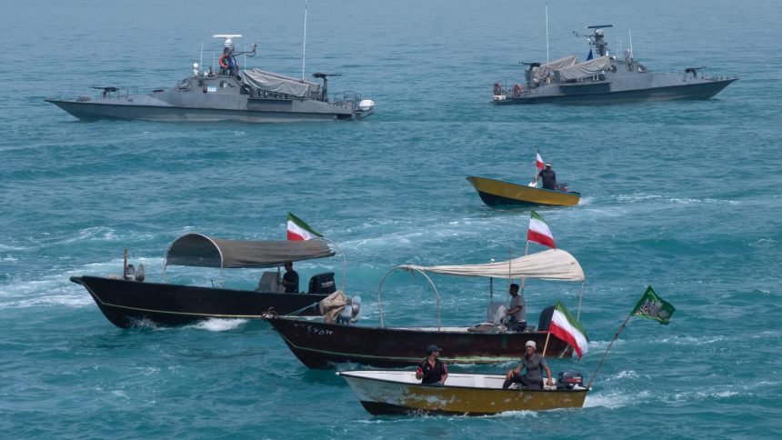 إيران: إغلاق القنوات البحرية للدخول والخروج من مضيق هرمز بعد خرق الولايات المتحدة لوقف النار