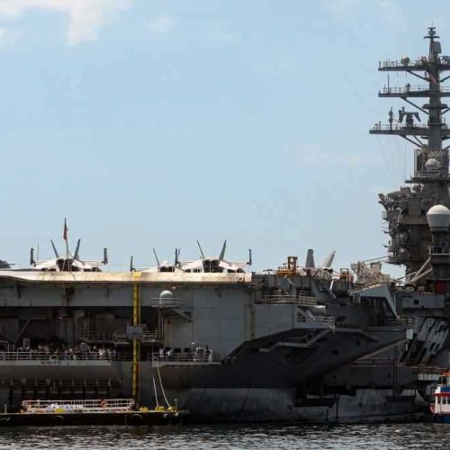 قوات أمريكية تعترض ناقلة مشمولة بالعقوبات على إيران