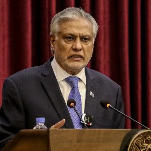 ‏وزير خارجية باكستان: نحث أميركا وإيران على تمديد وقف اطلاق النار ومنح الدبلوماسية والحوار فرصة