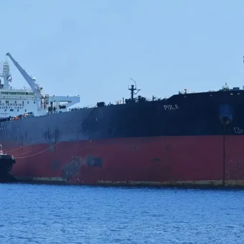 34 ناقلة نفط إيرانية تتجاوز الحصار الأمريكي