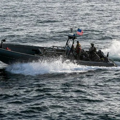 "واشنطن بوست": واشنطن توسع عملياتها البحرية ضد إيران إلى المحيطين الهندي والهادئ