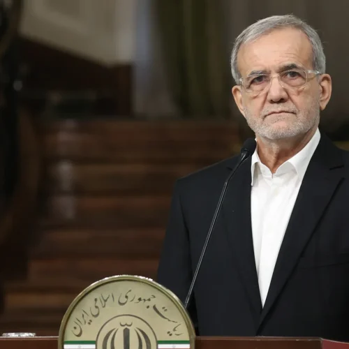 ‏الرئيس الإيراني: الحصار والتهديدات وخرق وقف النار عقبات أمام المفاوضات