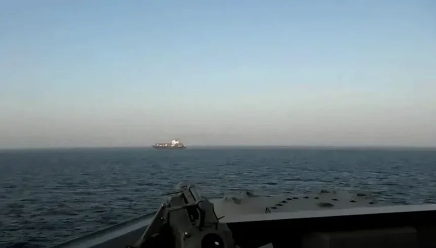 القيادة المركزية الامريكية: قواتنا اعادت 33 سفينة منذ بدء الحصار البحري على إيران