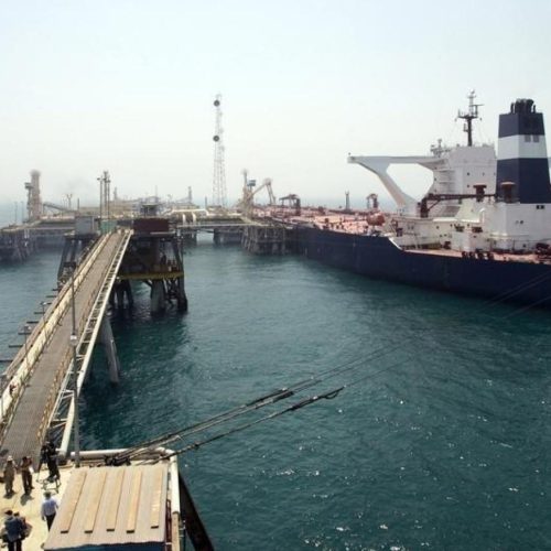 رويترز: وصول ثاني ناقلة إلى ميناء البصرة لتحميل مليوني برميل نفط