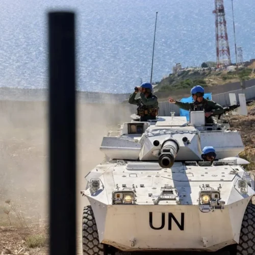 "اليونيفيل" تعلن وفاة جندي حفظ سلام إندونيسي متأثرا بجراحه إثر انفجار في قاعدة له جنوب لبنان