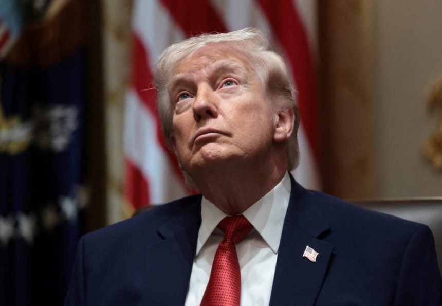 ترامب: ملزمون بإعادة 159 مليار دولار بسبب القرار الكارثي للمحكمة العليا بشأن الرسوم الجمركية