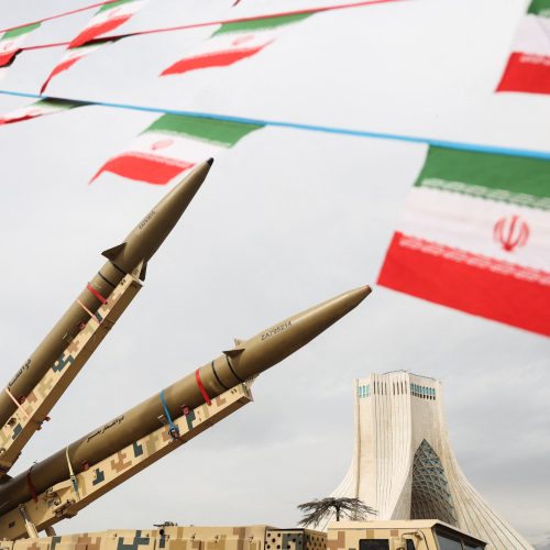 إعلام عبري: قد تكون هدنة ترامب "قصيرة جداً" وهو ما يضع المنطقة في حالة تأهب مرتفع