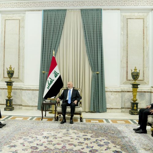 رئيس الجمهورية يؤكد ضرورة تعزيز قوة الدينار العراقي