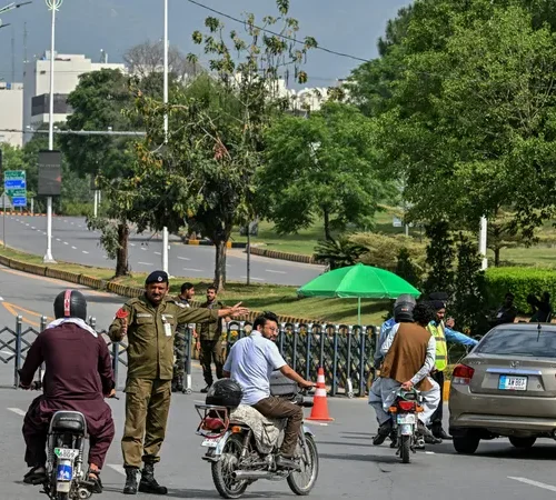إغلاق شبه تام في إسلام آباد قبيل محادثات أميركا وإيران