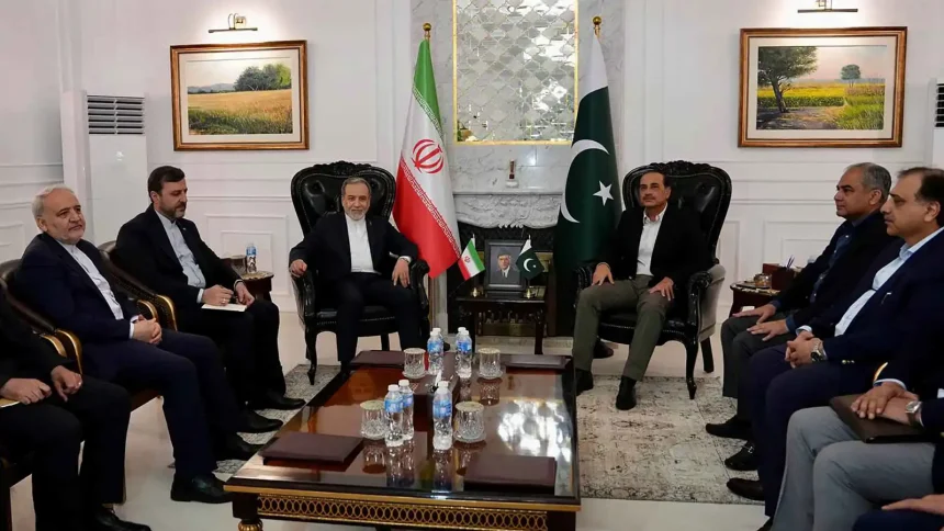 طهران: عراقجي أبلغ باكستان مطالب إيران وتحفظاتها إزاء واشنطن