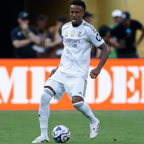 إصابته أخطر من المتوقع.. تأكد غياب نجم ريال مدريد إيدير ميليتاو عن المونديال