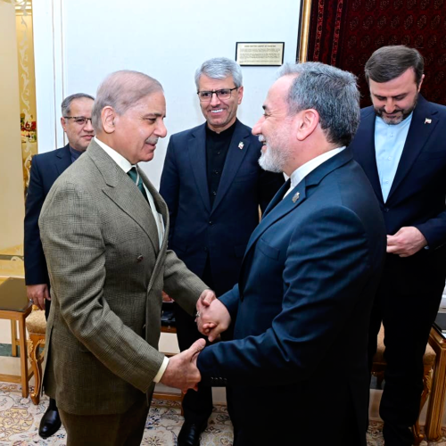 وزير خارجية ايران: عرضت موقفنا خلال زيارتي إلى باكستان لإنهاء الحرب بشكل دائم