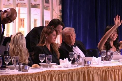 مسلح يقتحم حفل عشاء مراسلي البيت الأبيض.. وترامب: مطلق النار مختل عقلياًً وأعتقد أني المستهدف