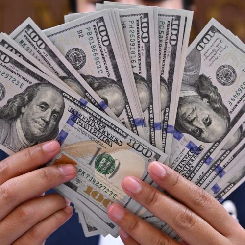 ارتفاع أسعار الصرف في الأسواق المحلية: 156000دينار مقابل كل 100 دولار