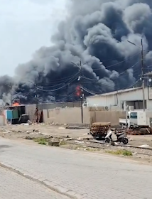 فرق الدفاع المدني تكافح حريقاً في معمل ومحال تجارية لبيع الإسفنج ببغداد