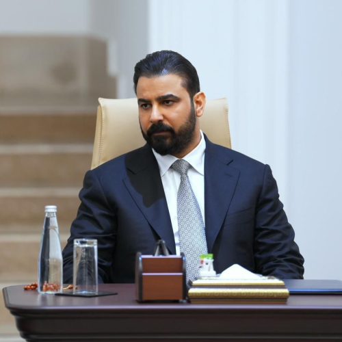 رئيس الوزراء المكلف: عازمون على العمل مع جميع القوى لتشكيل حكومة تستجيب لمطالب المواطنين