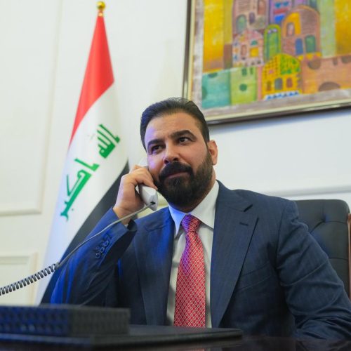 اتصال هاتفي.. الزيدي يبحث مع رئيس الوزراء القطري العلاقات الثنائية وتوسيع التعاون بين البلدين