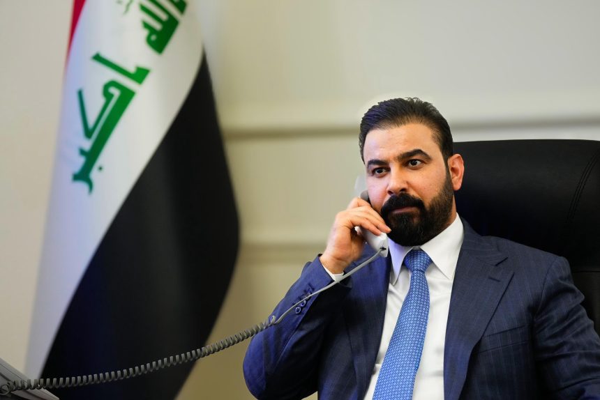 الزيدي يتلقى اتصالاً هاتفياً من رئيس مجلس الوزراء الكويتي ويبحث معه تعزيز وتنمية العلاقات الثنائية