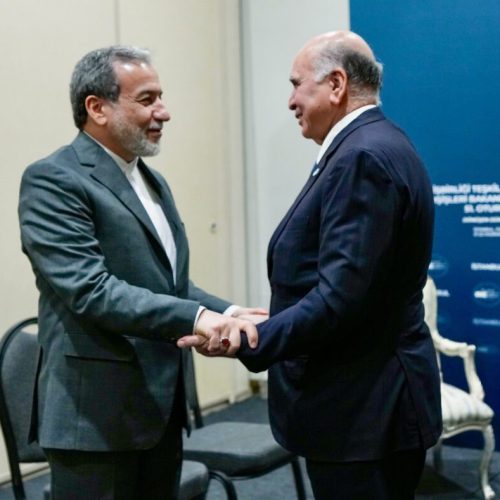 وزير الخارجية لنظيره الإيراني: استمرار النزاع أسهم في خلق حالة من عدم الاستقرار في المنطقة