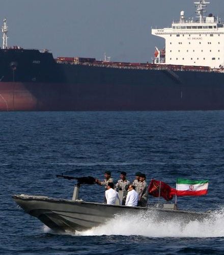 إيران ترد على ترامب: لا عبور من هرمز بلا تنسيق
