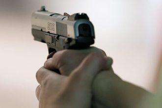 مقتل مسلح اقتحم منزلاً وتشاجر مع صاحبه في منطقة جسر ديالى شرقي بغداد