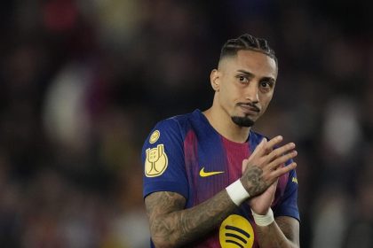 عرض خيالي من الدوري السعودي يهدد بقاء رافينيا في برشلونة