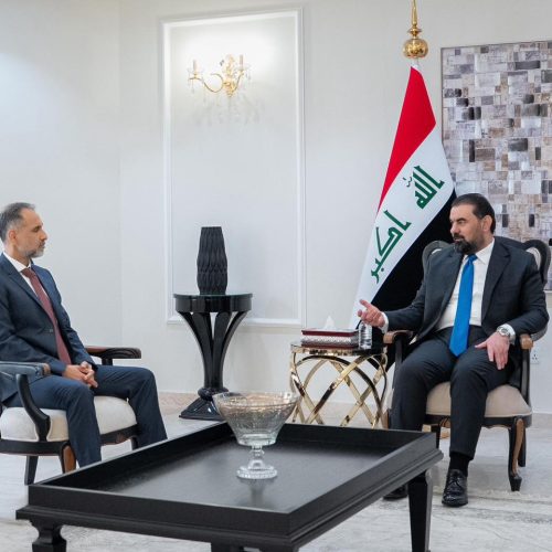 رئيس البرلمان يبحث مع السفير البريطاني العلاقات الثنائية والاوضاع الاقليمية والدولية
