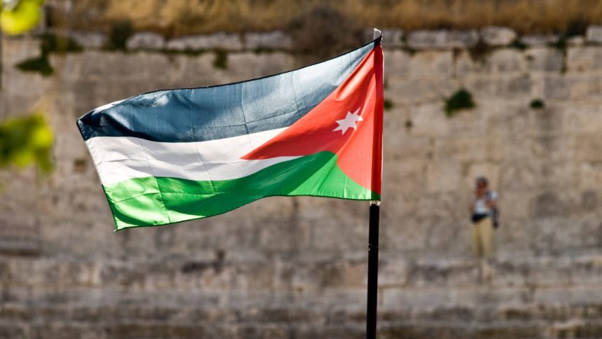الأردن: ندين الاعتداءات الإيرانية على الإمارات ونؤكد تضامننا المطلق مع أبو ظبي