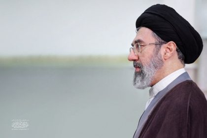 الاستخبارات الأميركية: مجتبى خامنئي غائب عن الأنظار لكنه يوجّه استراتيجية الحرب