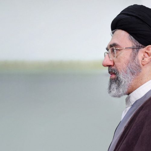 الاستخبارات الأميركية: مجتبى خامنئي غائب عن الأنظار لكنه يوجّه استراتيجية الحرب