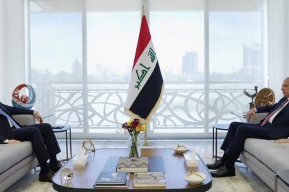 الزيدي والكاظمي يؤكدان ضرورة التنسيق والتعاون لتشكيل حكومة وطنية جامعة