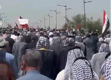 الفلاحون يقطعون جسر الجمهورية ويتوجهون إلى محيط المنطقة الخضراء