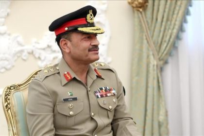 قائد الجيش الباكستاني: ندير مهمة صعبة بحياد لتقريب واشنطن وطهران إلى طاولة المفاوضات