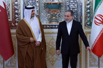وزير الخارجية القطري لنظيره الإيراني: إغلاق مضيق هرمز أو استخدامه ورقة ضغط يعمق الأزمة