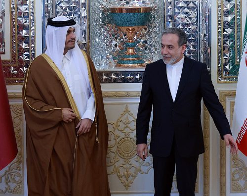 وزير الخارجية القطري لنظيره الإيراني: إغلاق مضيق هرمز أو استخدامه ورقة ضغط يعمق الأزمة